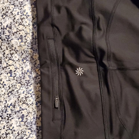Athleta Black Crop pants - Picture 6 of 10